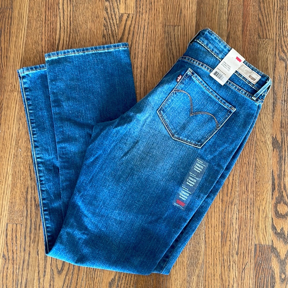NWT Demi Curve Classic Rise Straight Leg Size 16M/33